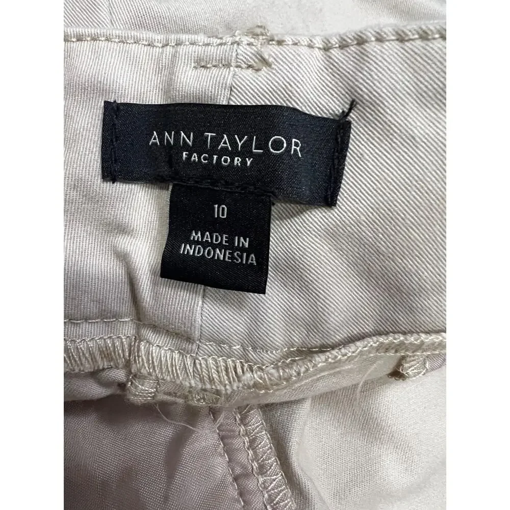 Ann Taylor Factory Women's Size 10 Khaki Bermuda Shorts Beige (A01)